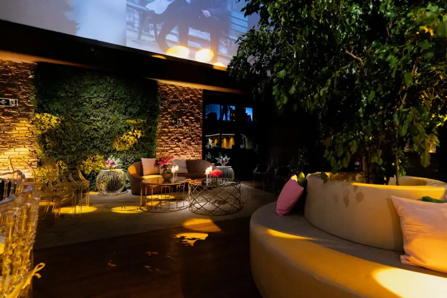 Atmosfere accoglienti e party outdoor: come garantire il giusto clima anche nei mesi più freddi