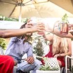 Come deve prepararsi un festeggiato timido per una celebrazione?